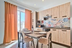 Sliema 2-bedroom Central Apartments and Penthouse with jacuzzi
