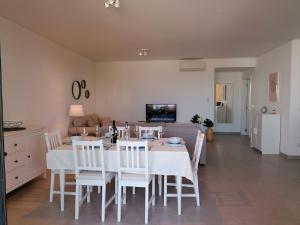 Gardens Side By FHR piscina, parking