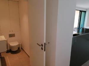 Gardens Side By FHR piscina, parking