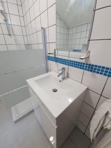 Appartements APPARTEMENT AGATHOIS-3 : photos des chambres