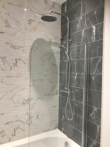 Modern Comfort House On Eamont RD