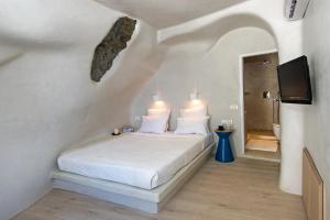 Porto Fira Suites Santorini Greece