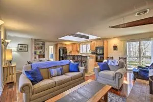 Pet-Friendly Cabin with Dock on Claytor Lake! - Floyd