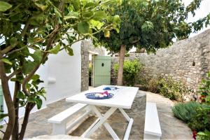 Apleton Villas Paros Greece