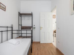 Apartment on Shopping street img13