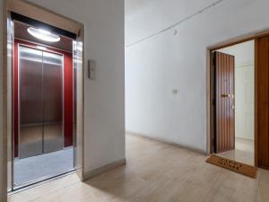 Apartment on Shopping street img15