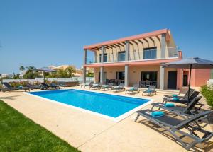 Villa Riviera by Algarve Vacation