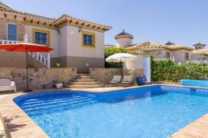 Casa Lilly-Rose, a beautiful 3 bedroom detached villa a short walk to the Villamartin Plaza & Golf course