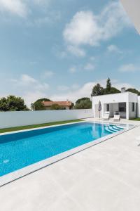 Chill House, luxury villa with jacuzzi and private swimming pool