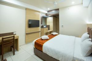 Lee-Benz ARK HOTEL