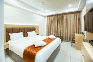 Lee-Benz ARK HOTEL