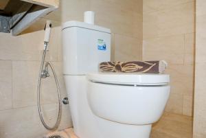 Great Location Studio at Menteng Park Apartment By Travelio