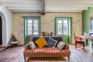 Maisons de vacances Maison de 4 chambres avec piscine privee jardin clos et wifi a Montignac Charente : photos des chambres
