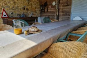 Maisons de vacances Magnifique Maison typique morvan avec piscine : photos des chambres