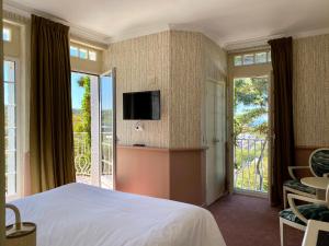 Hotels Domaine Saint Clair - Le Donjon : photos des chambres