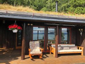 Beautiful 3 Bed Cottage in Ytteroy with seaview