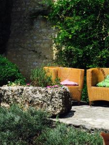 Maisons de vacances Maison de 4 chambres avec piscine privee jardin clos et wifi a Montignac Charente : photos des chambres