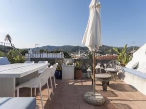 Lets Holidays Charming fisherman house with terrace