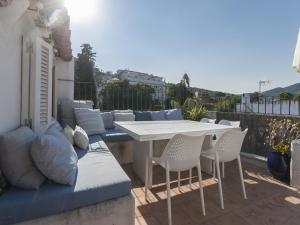 Lets Holidays Charming fisherman house with terrace