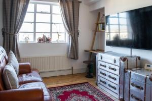 Beautifully Decorated Contemporary 2 Bedroom Flat