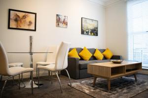 Apartment room in Beautifully Renovated Apartment -Central Edinburgh