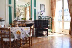 Charming 2 Bedroom Apartment with view of Paris Gare de Lyon
