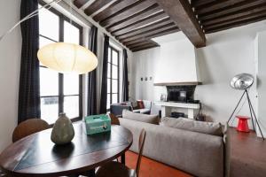 Parisian Apartment With Terrace in Saint Michel-Notre Dame