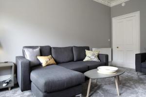 Stylish 2 Bedroom Bruntsfield Apartment in Edinburgh