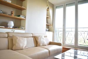 Fully Renovated Bright Studio With High View