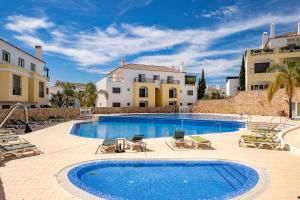 Apartment room in 2 Bed Apartment in Cabanas Swimming Pool