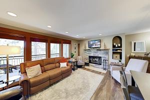 One-Bedroom Apartment room in Exceptional Vacation Home in Bend condo