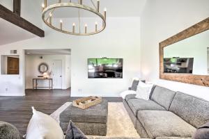 Palm Desert Escape with Patio, Grill and Fire Pit