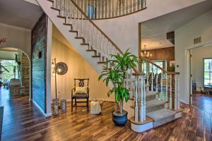 16-Acre Pilot Point Ranch: Private Pond