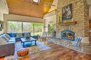 16-Acre Ranch in Pilot Point with Private Pond and Spa - Pilot Point