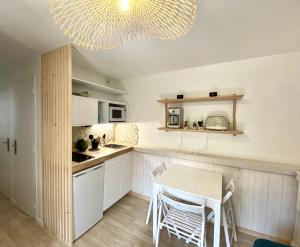 Appartement t2 , bord de mer, accès direct plage