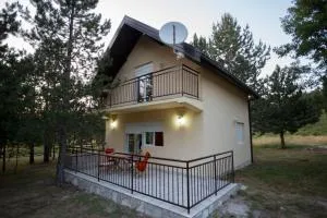 Vikendica Galiot - Orahovac