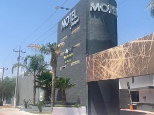 Motel Pedregal Suites