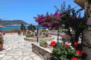 Pleoussa Studio and Apartments Skopelos Greece