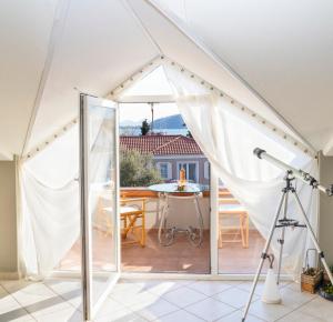 Deluxe Double Room with Sea View room in A&B Home Hotel