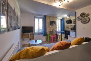 Jules - appartement au calme dans la BASTIDE proche citée médiéval