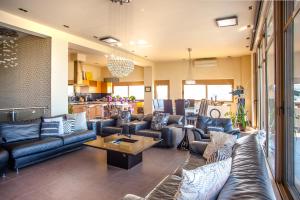 Luxury 6-Bedroom Villa With Private Pool- Villa Prigipessa