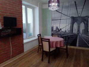 Бруклінський міст.Студія в центрі.