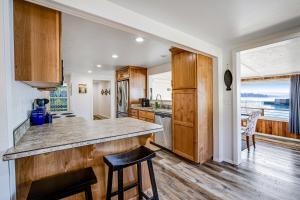 Fishermans Dream Boat House