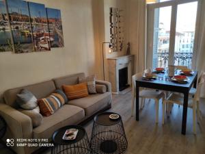 Quiet Top Floor 2 BR Flat Near Nice Port with Lift Balcony AC and Fast WiFi
