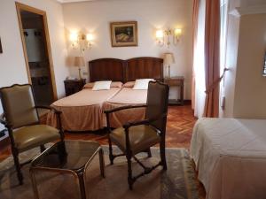 Triple Room room in Hotel Aranda