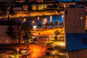 Penthouse with roof terrace with jacuzzi
