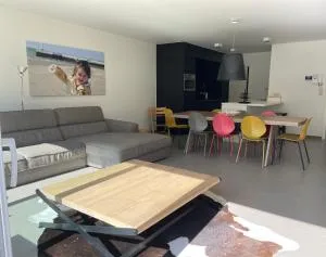 Dolce Vita - zonnig familie appartement met garagebox - نيوبورت