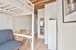 Stylish Mezzanine Studio in the Heart of Paris 3F