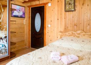 Three-Bedroom House room in Vira-Nadiya