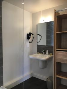 Hotels Les Bains Boyardville - Hotel et Restaurant : photos des chambres